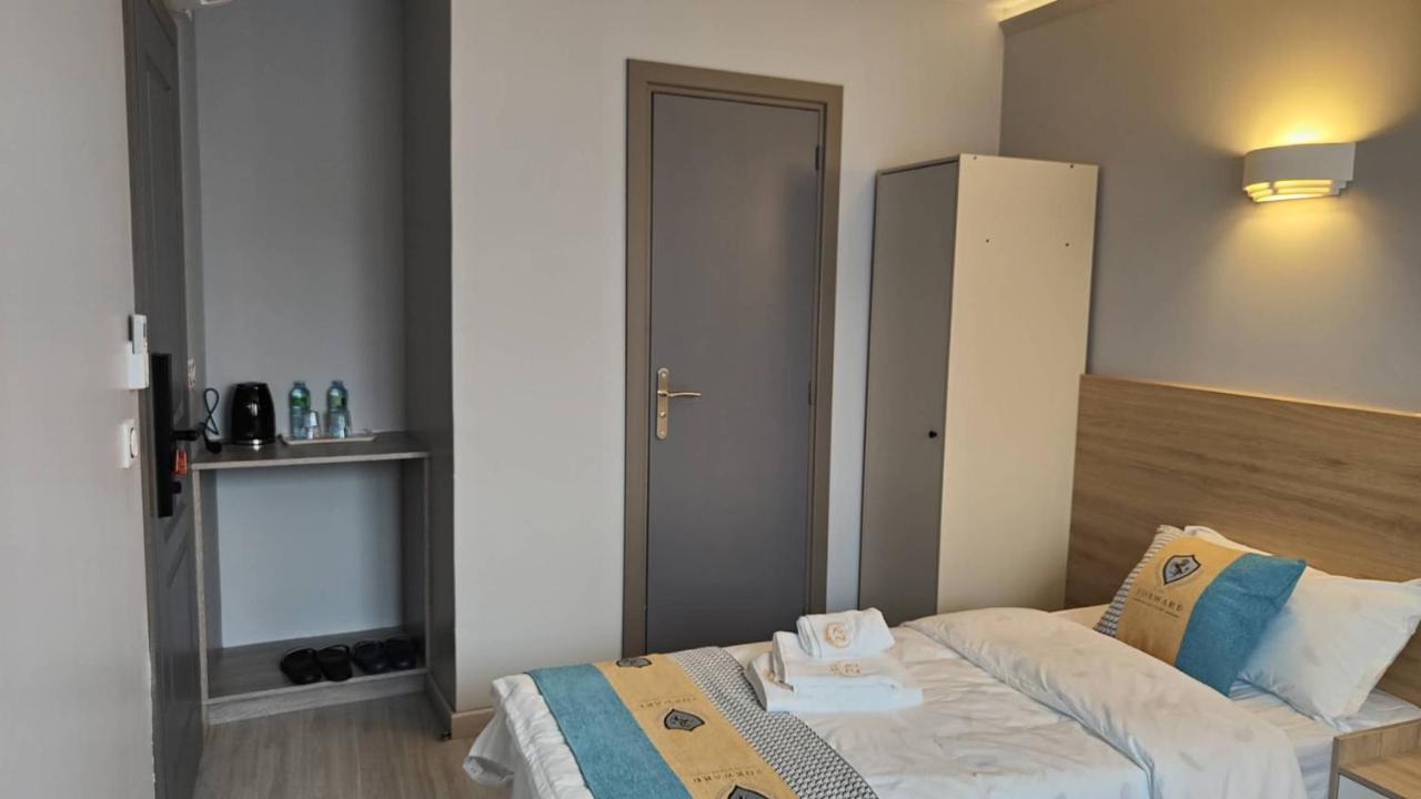 Chambre Pour 2 Personnes Avec Lit Separe Dans La Banlieue Parisienne Bondy Extérieur photo