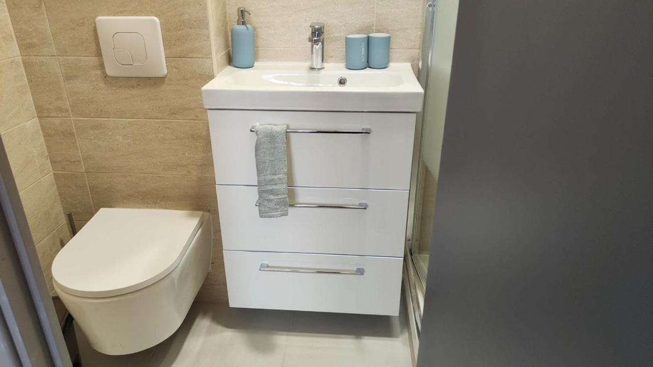 Chambre Pour 2 Personnes Avec Lit Separe Dans La Banlieue Parisienne Bondy Extérieur photo